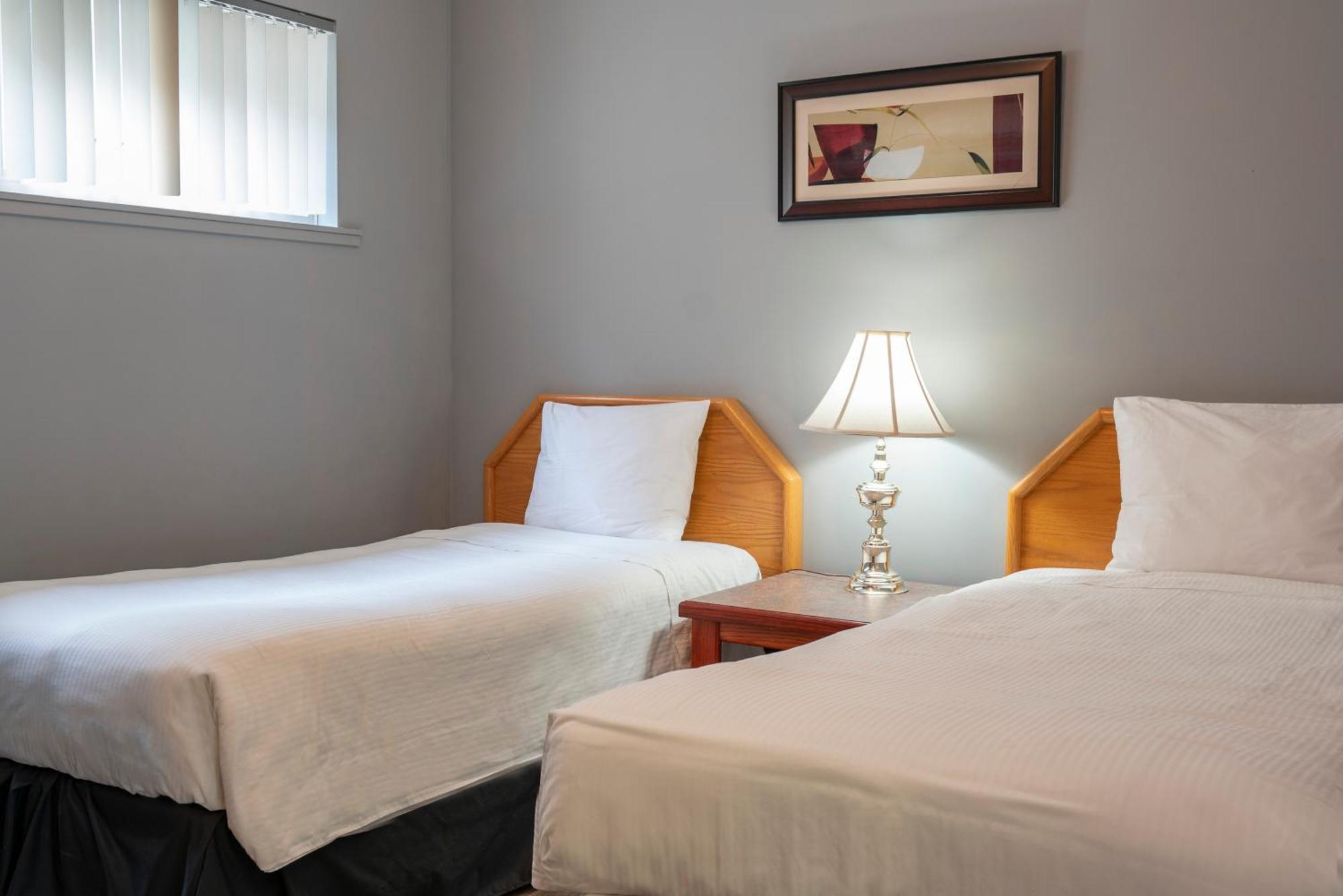 Tiki Shores Inn & Suites Penticton Exteriör bild