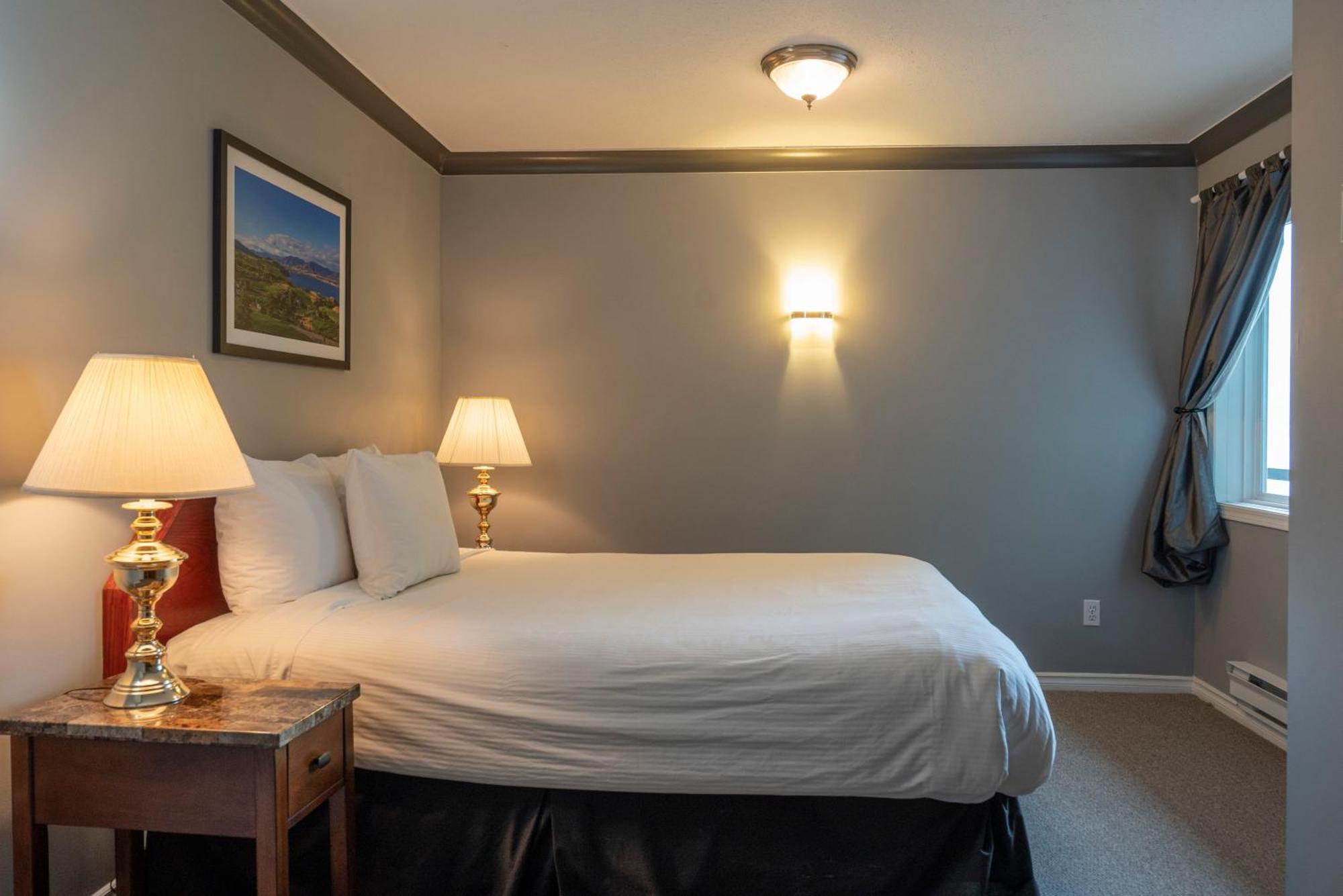 Tiki Shores Inn & Suites Penticton Exteriör bild