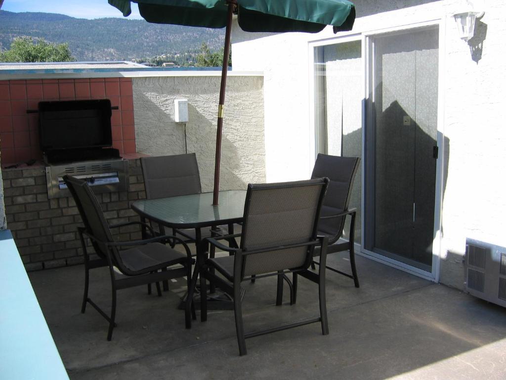 Tiki Shores Inn & Suites Penticton Rum bild