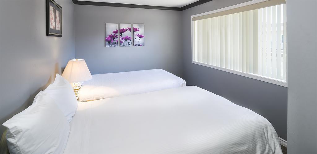Tiki Shores Inn & Suites Penticton Exteriör bild