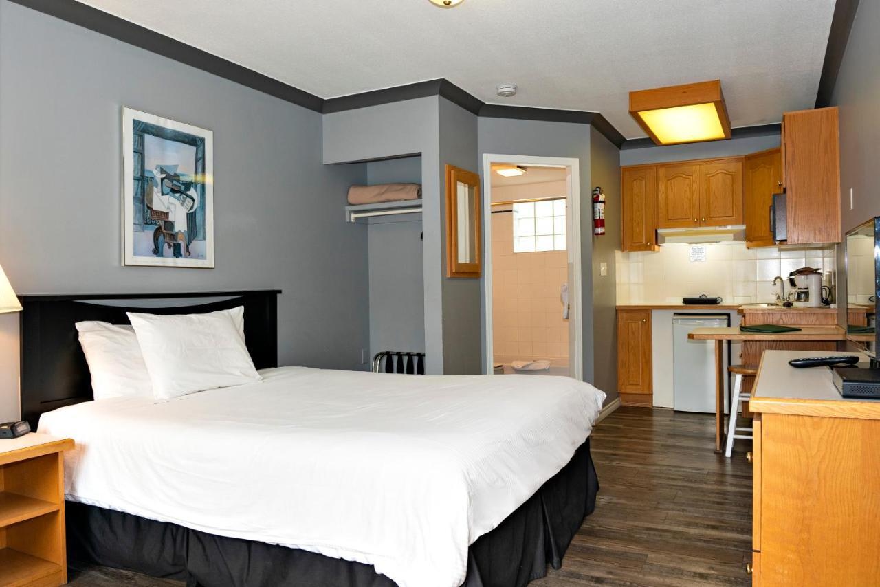 Tiki Shores Inn & Suites Penticton Exteriör bild